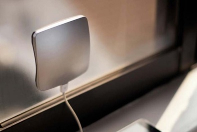 Sạc pin iPhone 6 bằng năng lượng mặt trời